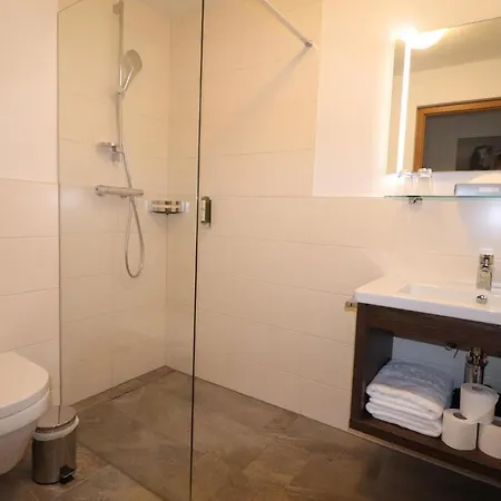 Apartment Stunning In Klsterle With 3 Bedrooms, Wifi And Heated Swimming Pool Klosterle am Arlberg