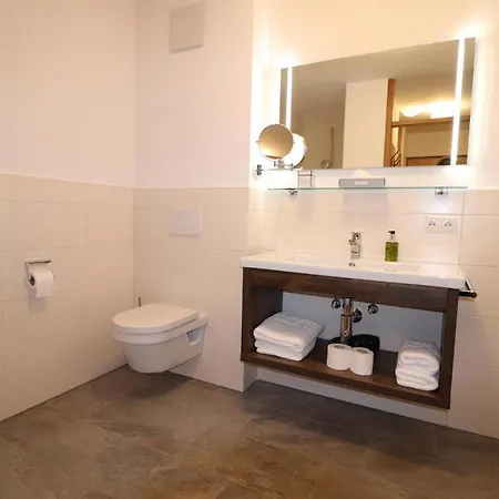 Apartment Stunning In Klsterle With 3 Bedrooms, Wifi And Heated Swimming Pool Klosterle am Arlberg